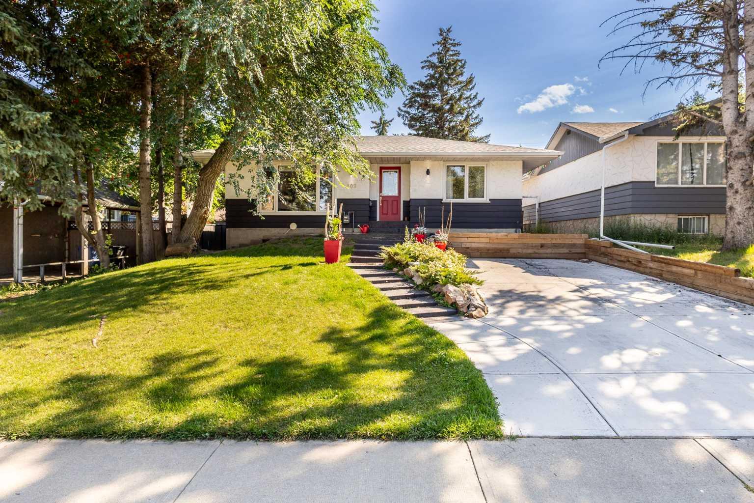 809 68 Avenue SW, T2V 0N5