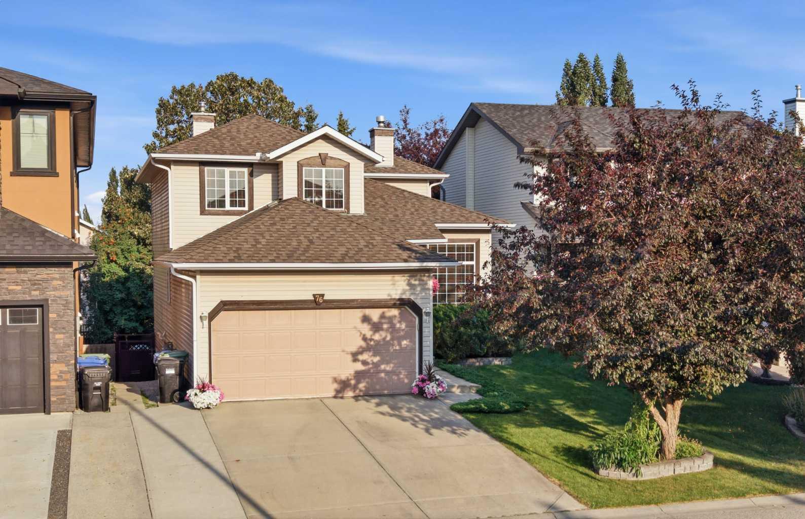 76 Valley Meadow Close NW, T3B 5M1
