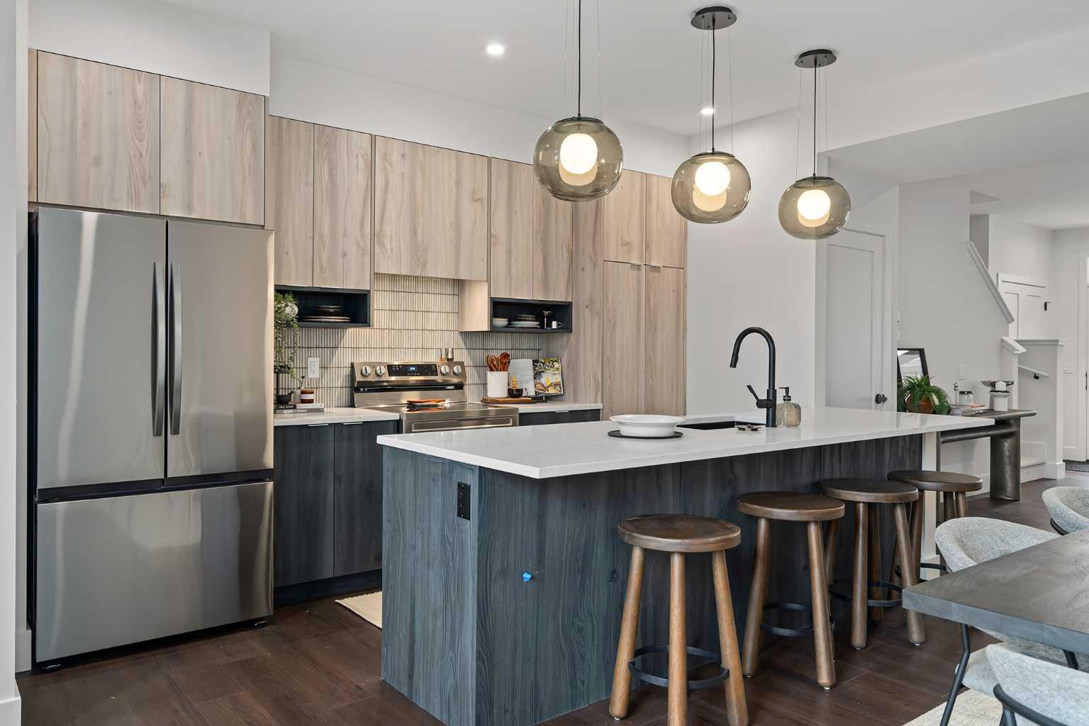 13 Silverton Glen Bay SW, T2X 6T6