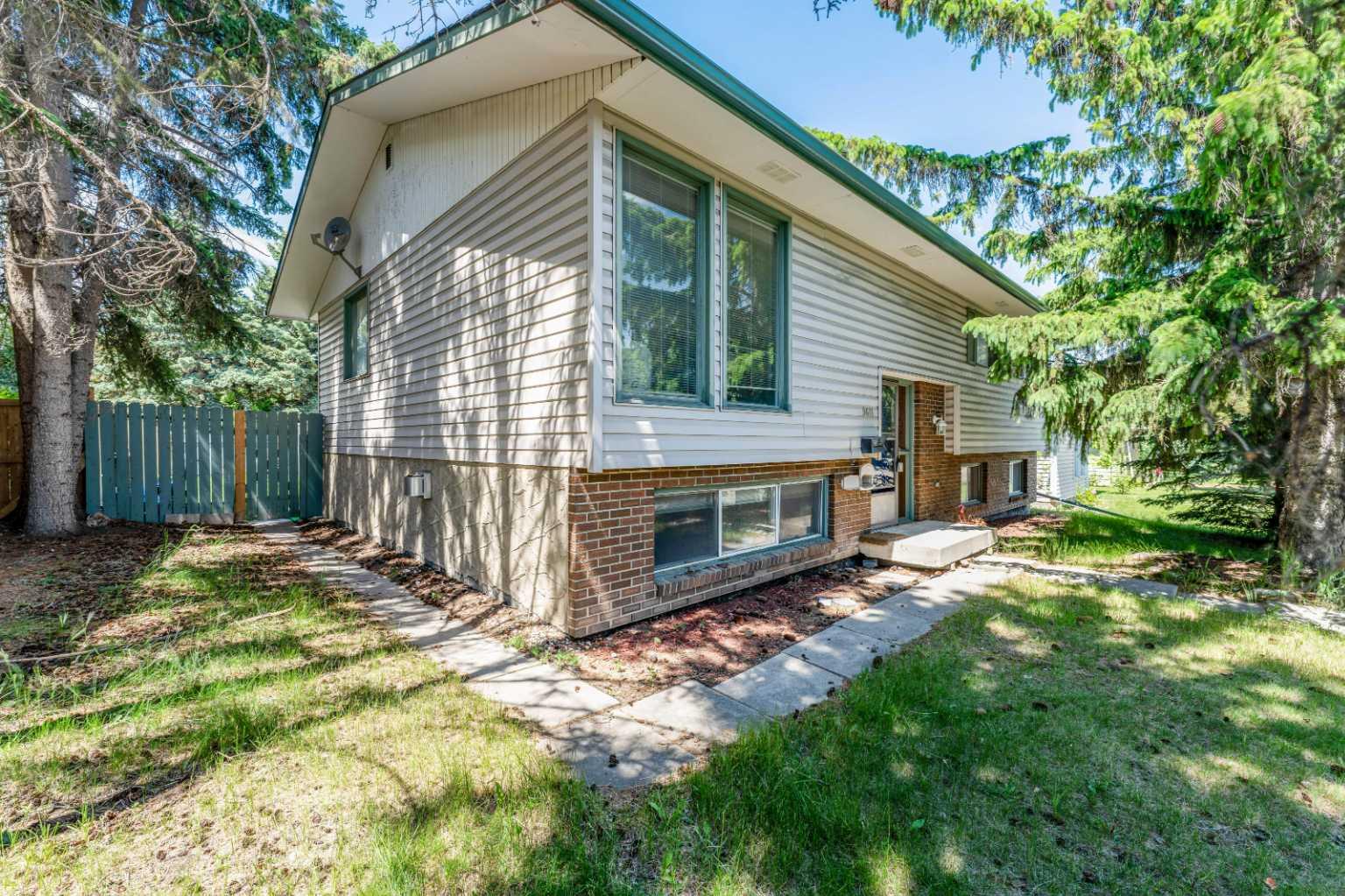 9611 24 Street SW, T2V 4L2