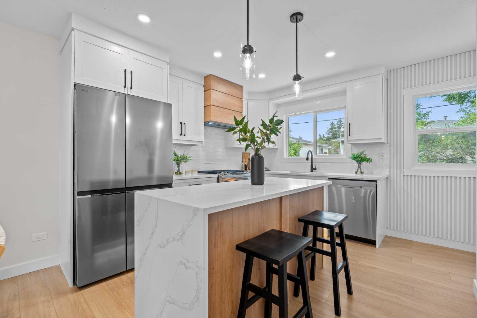 3020 15 Avenue SW, T3C 0Y6