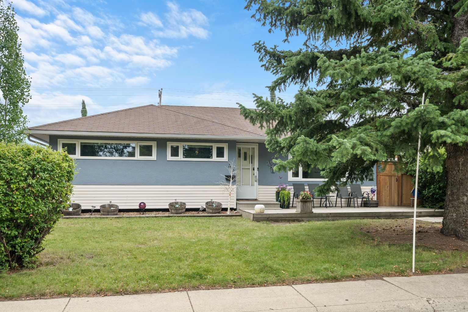 46 Westwood Drive SW, T3C 2V7