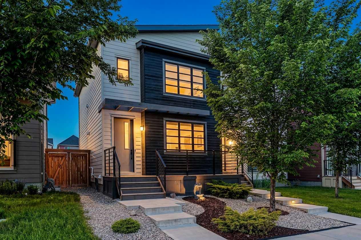 851 Walgrove Boulevard SE, T2X 4G1