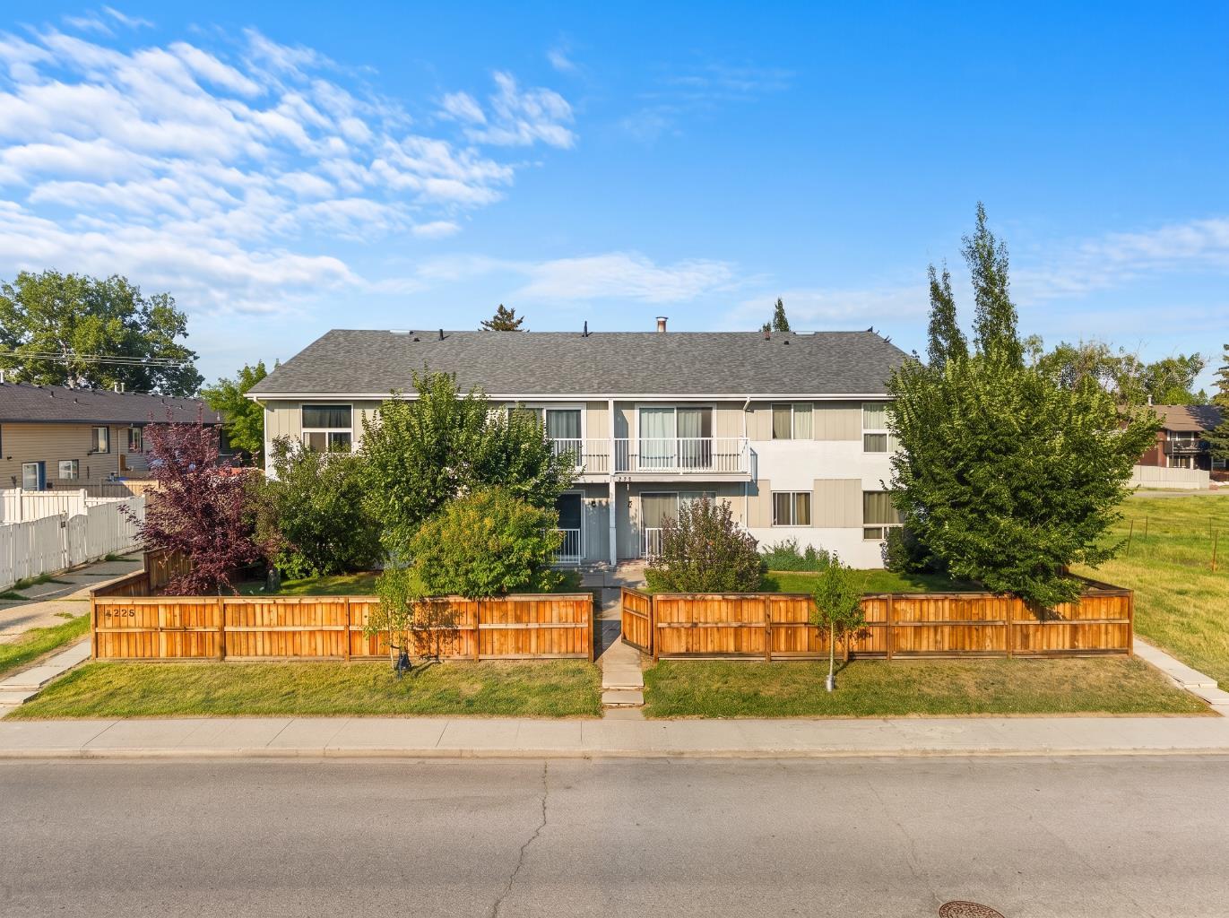 5, 4328 75 Street NW, T3B2M8