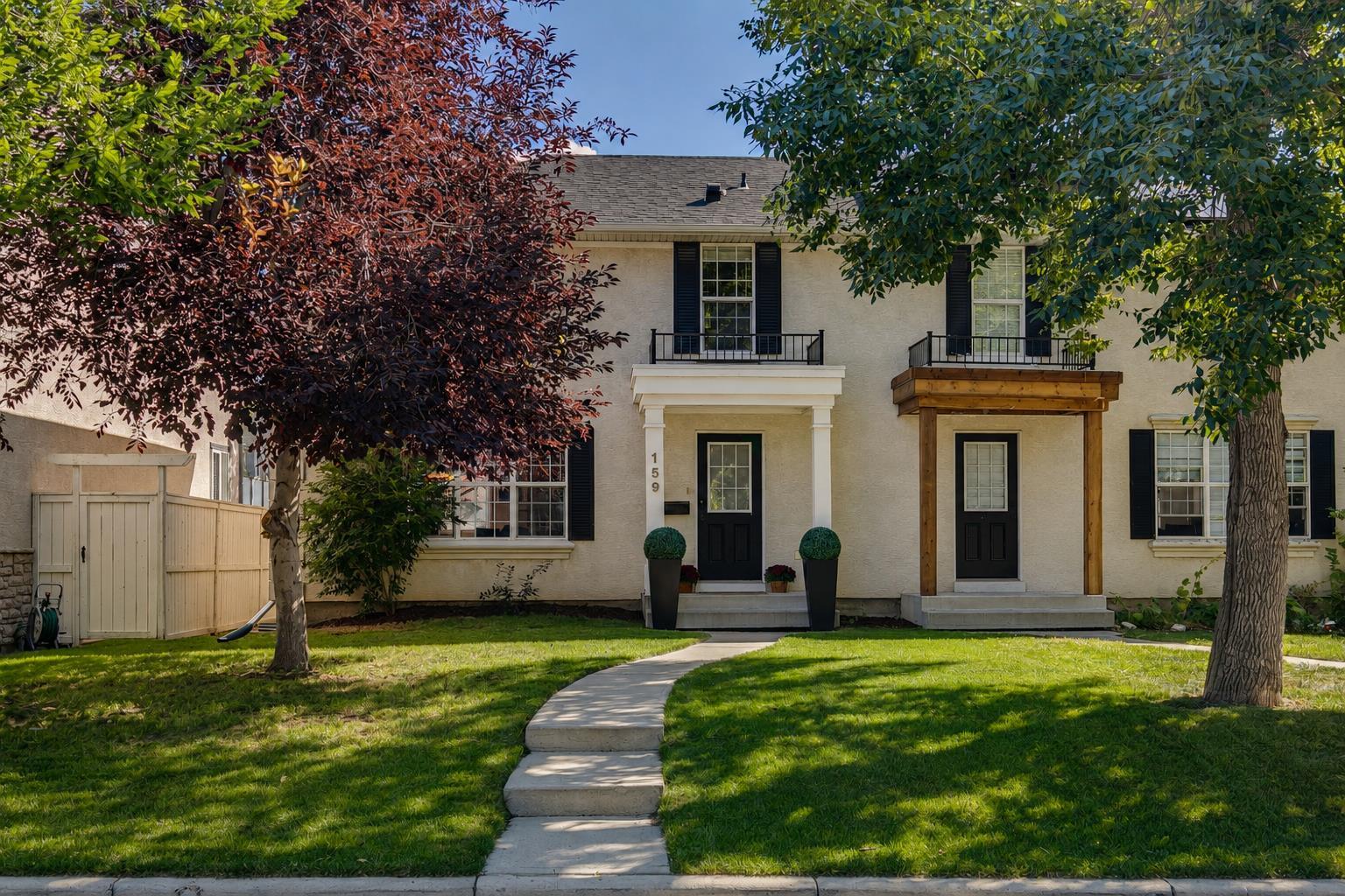 159 Somme Manor SW, T2T 6J3