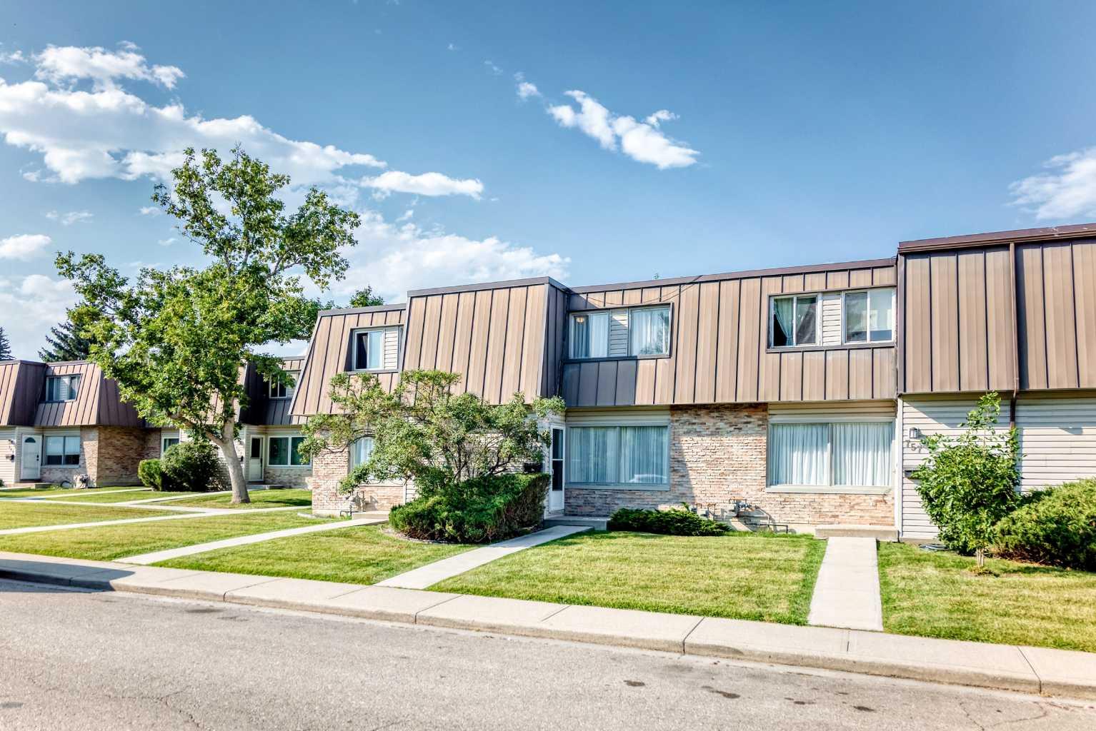 755 Kingsmere Crescent SW, t2V 2H9