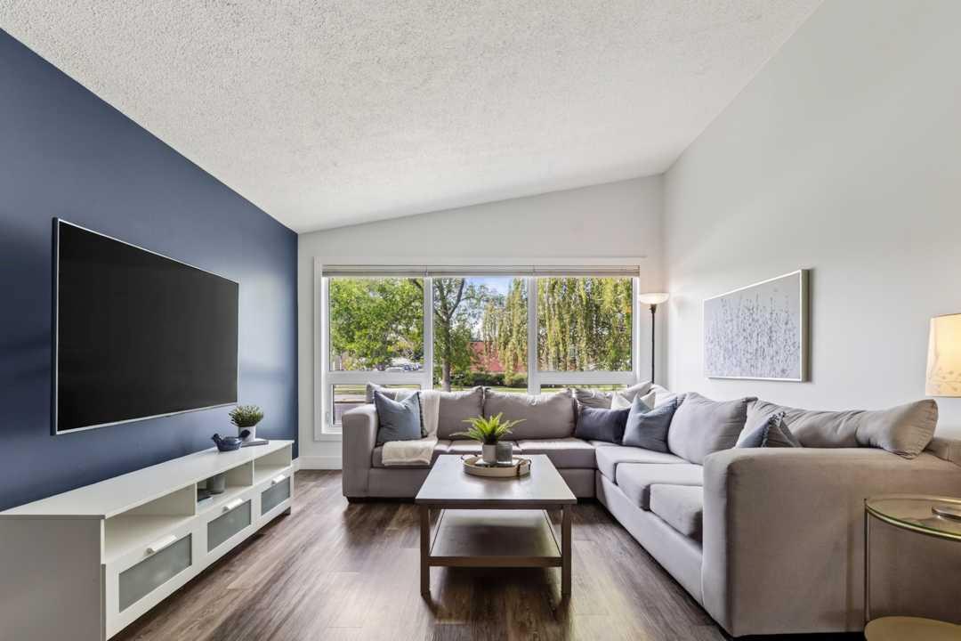 6516 Crowchild Trail SW, T3E5R5