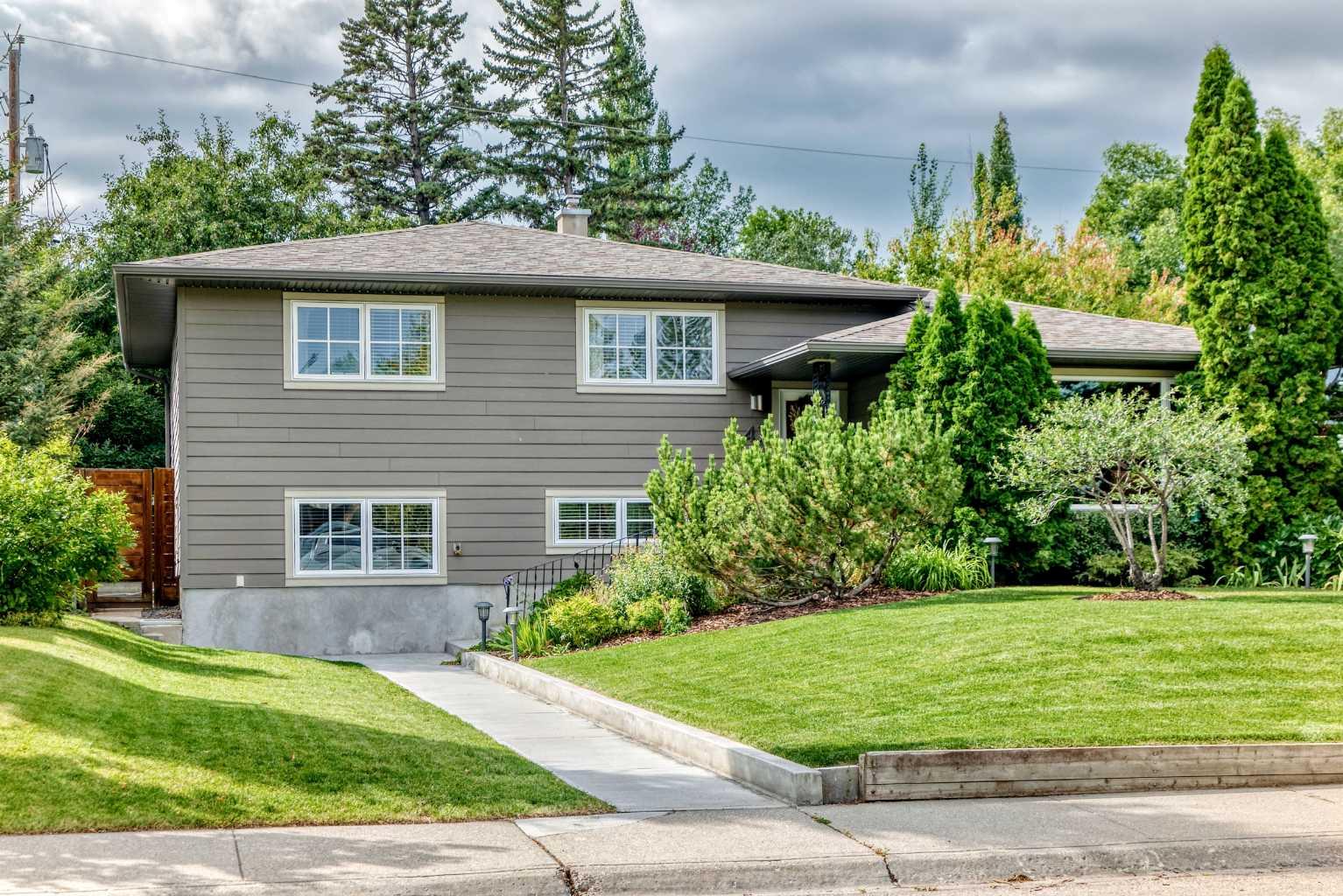 47 Woodlark Drive SW, T3C3H5