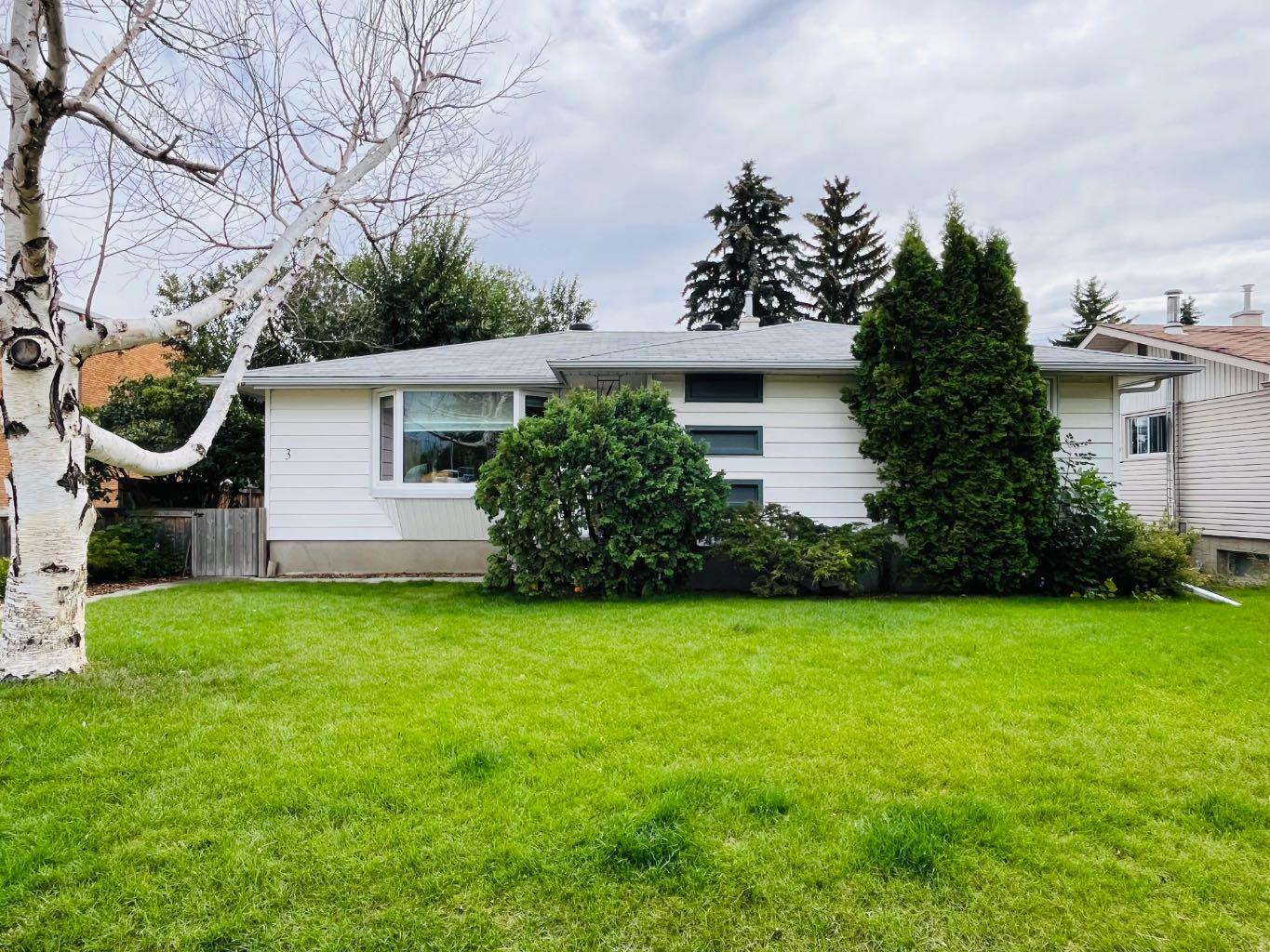 3 Glenway Drive SW, T3E 4T7
