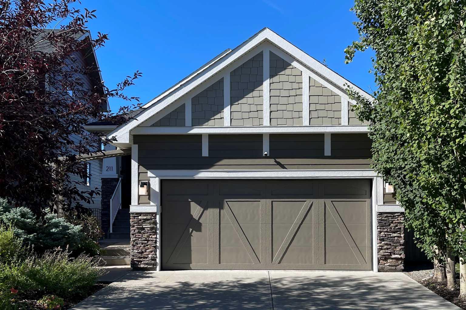 211 Valley Pointe Place NW, T3B 6B2