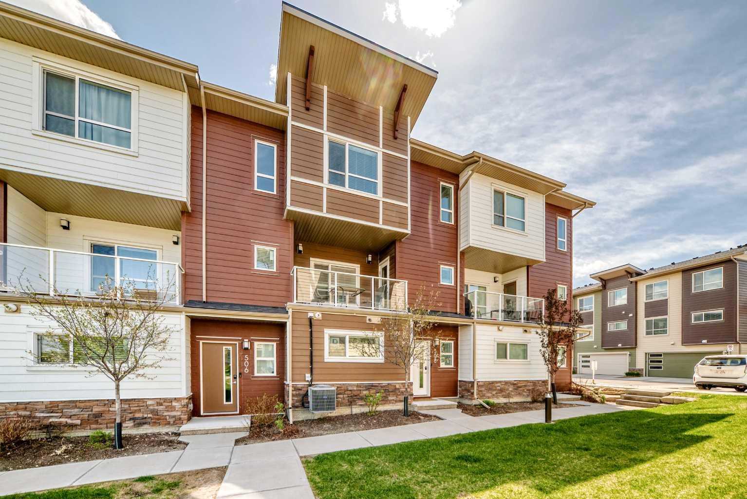 508 Harvest Grove Walk NE, T3K 2P3