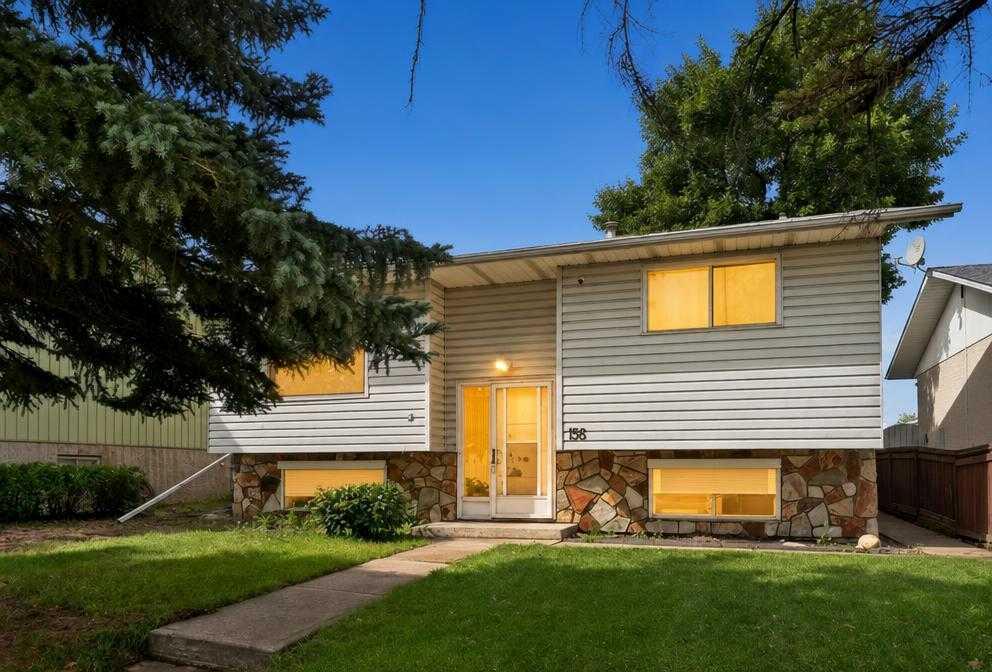 156 Dovely Crescent SE, T2B2L1