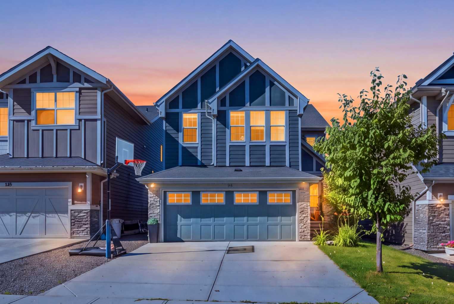 126 Valley Pointe Way NW, T3B6B2