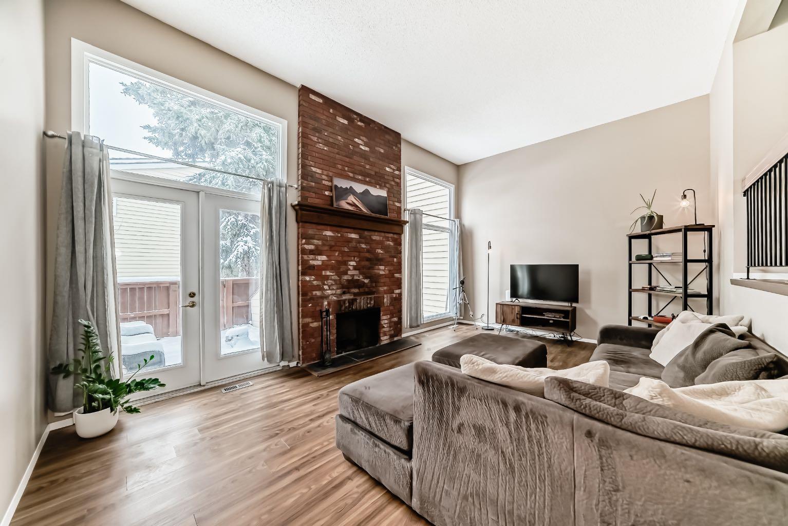 407 Point Mckay Garden NW, T3B5C1