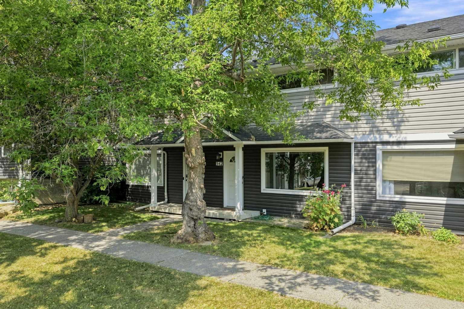 542 Regal Park NE, T2E 0S6