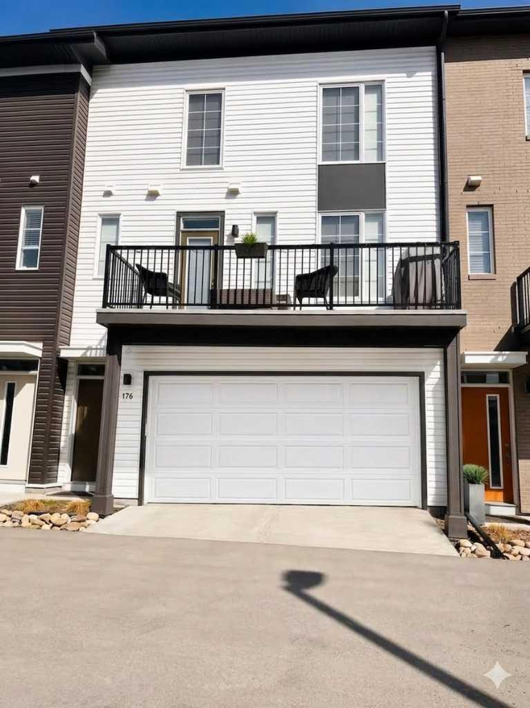 176 Walgrove Common SE, T2X 4C2