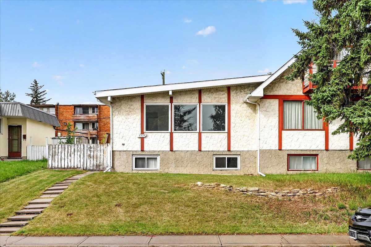 6325 Tregillus Street NW, T2K 3T4