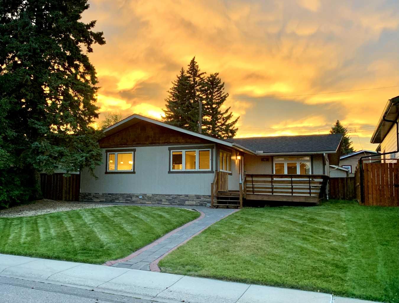 23 Brown Crescent NW, T2L 1N4