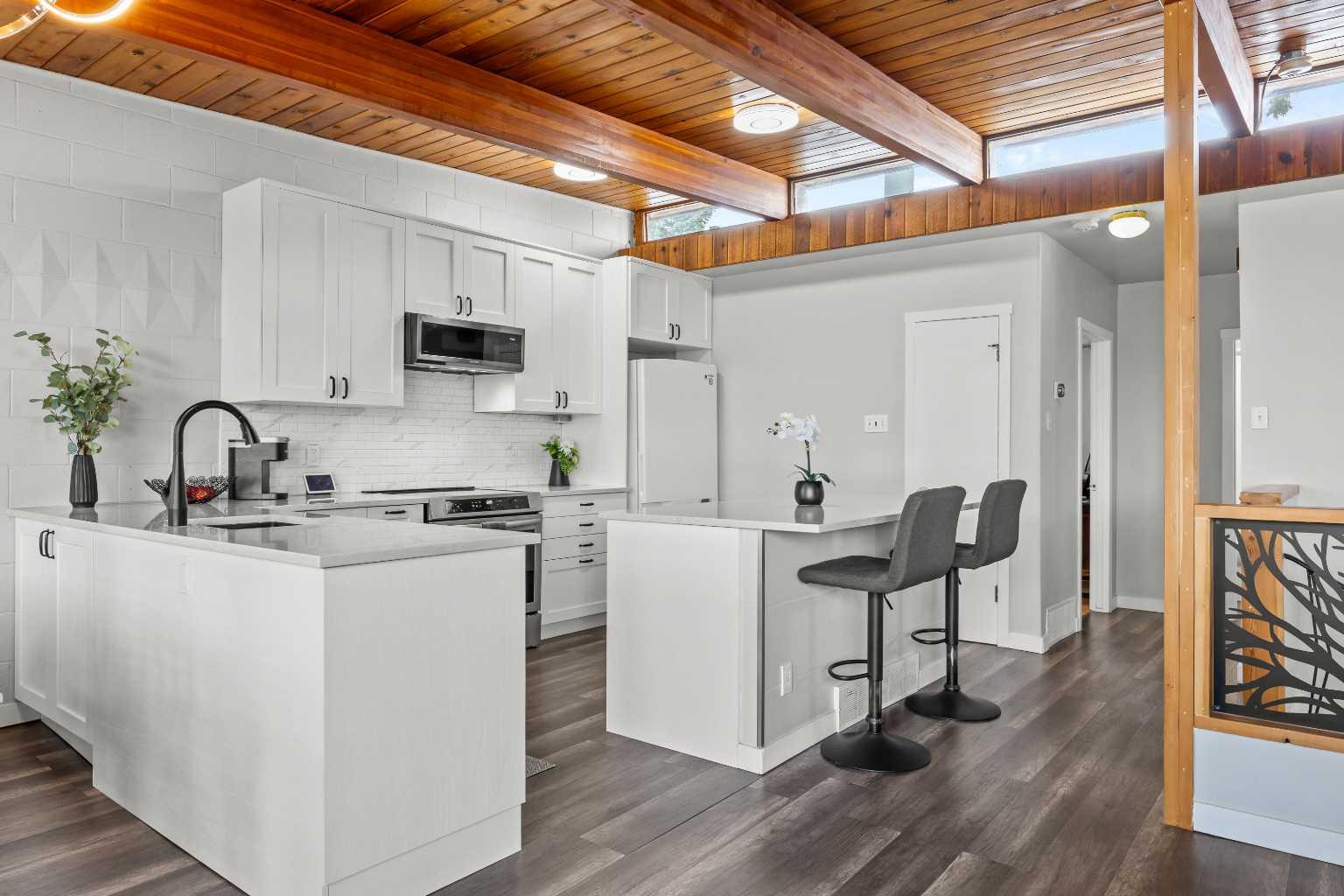 3910 12 Avenue SW, T3C 0S8