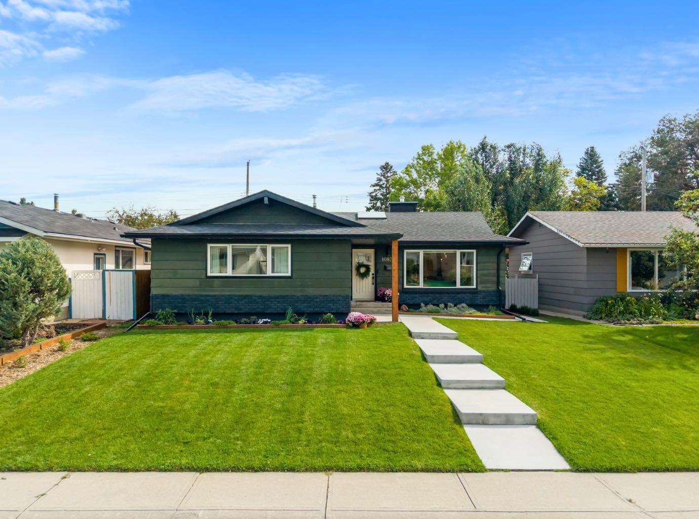 10832 Mapleford Road SE, T2J 1X8