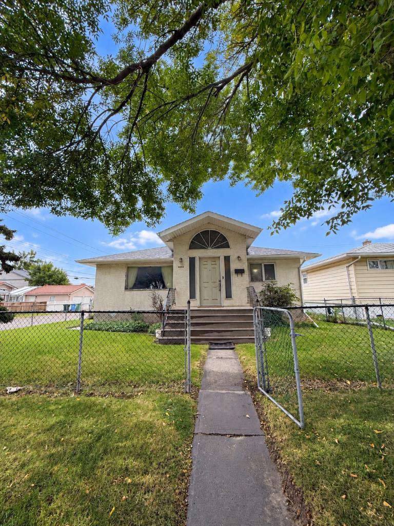 1432 Russet Road NE, T2E 5L6