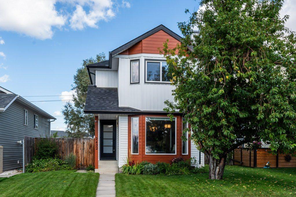 2432 Riverstone Road SE, T2C 4E2