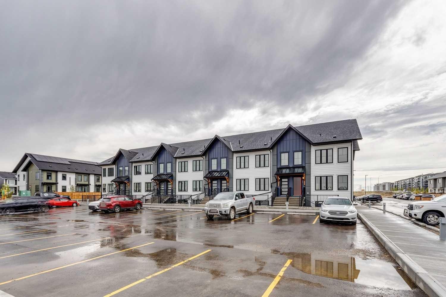 205, 40 Livingston Parade NE, T3P2K4