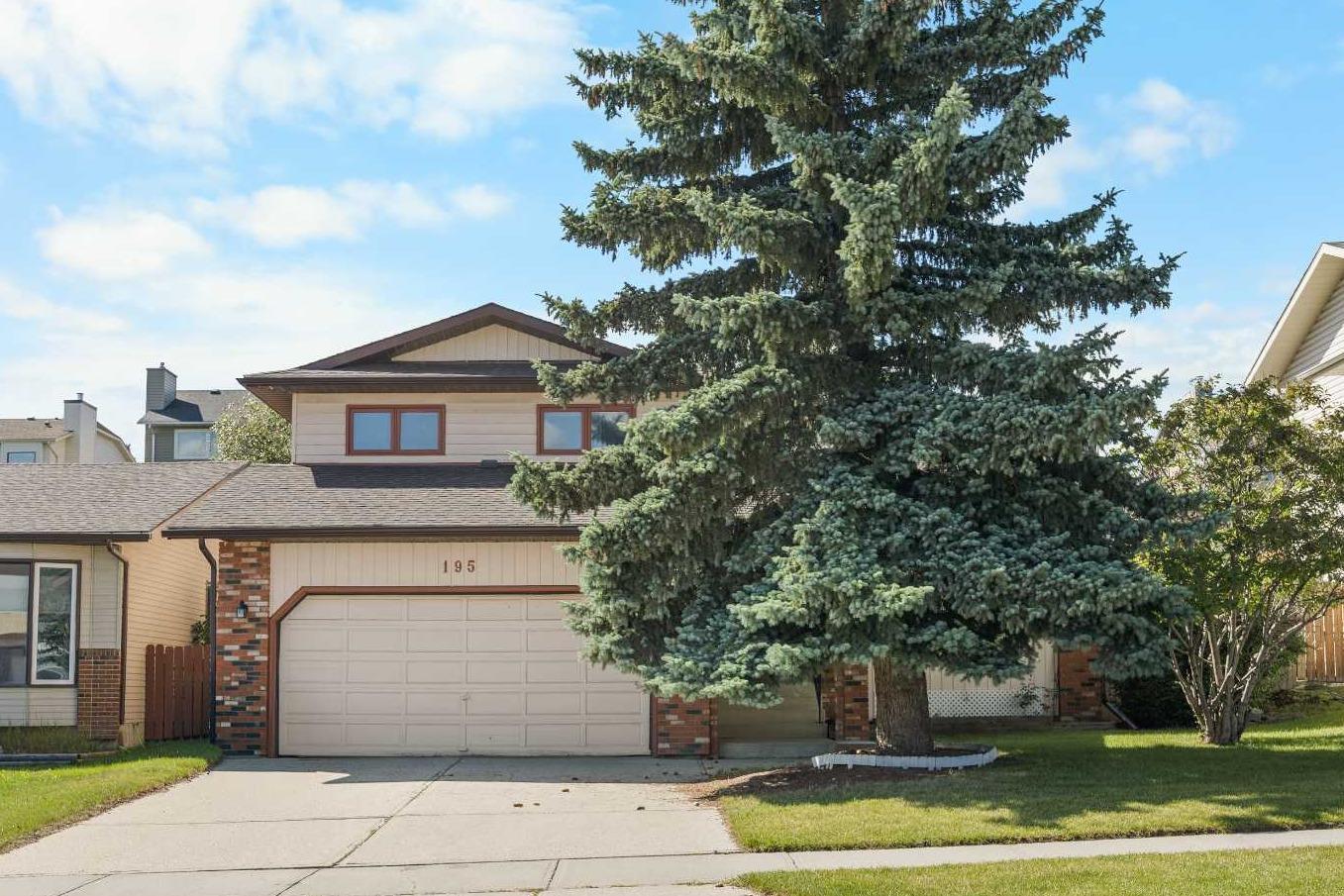 195 Edgepark Boulevard NW, T3A 4E4