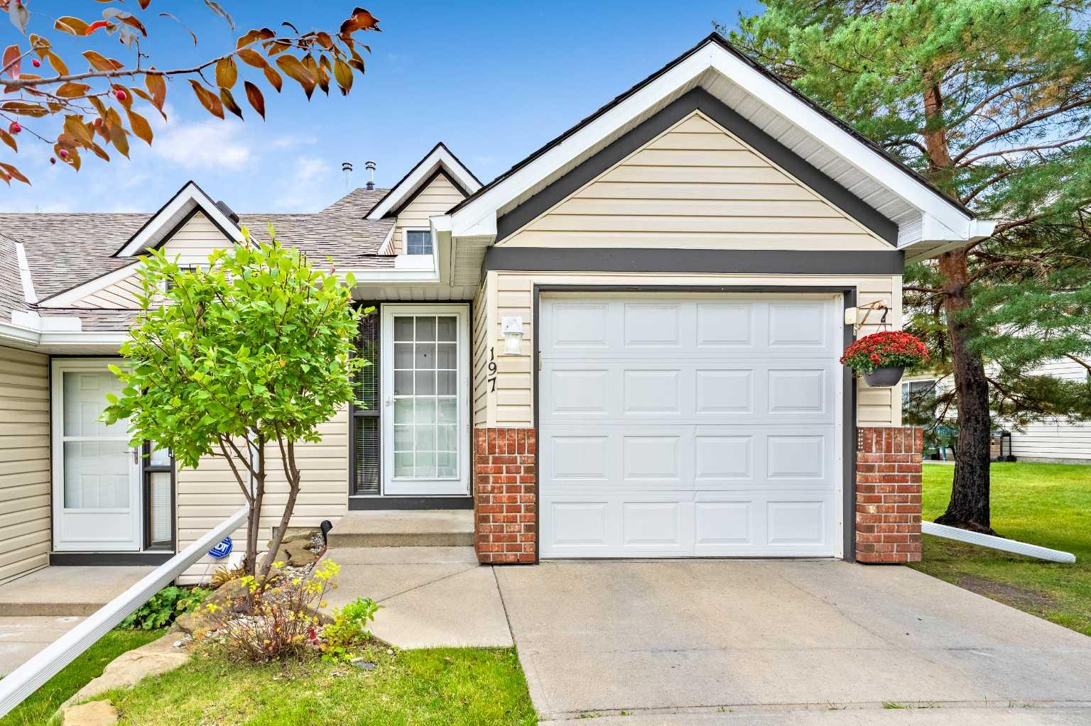 197 Somervale Point SW, T2Y 3K4