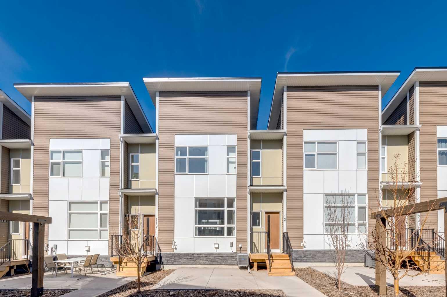 121 Walden Lane SE, T2X2A7