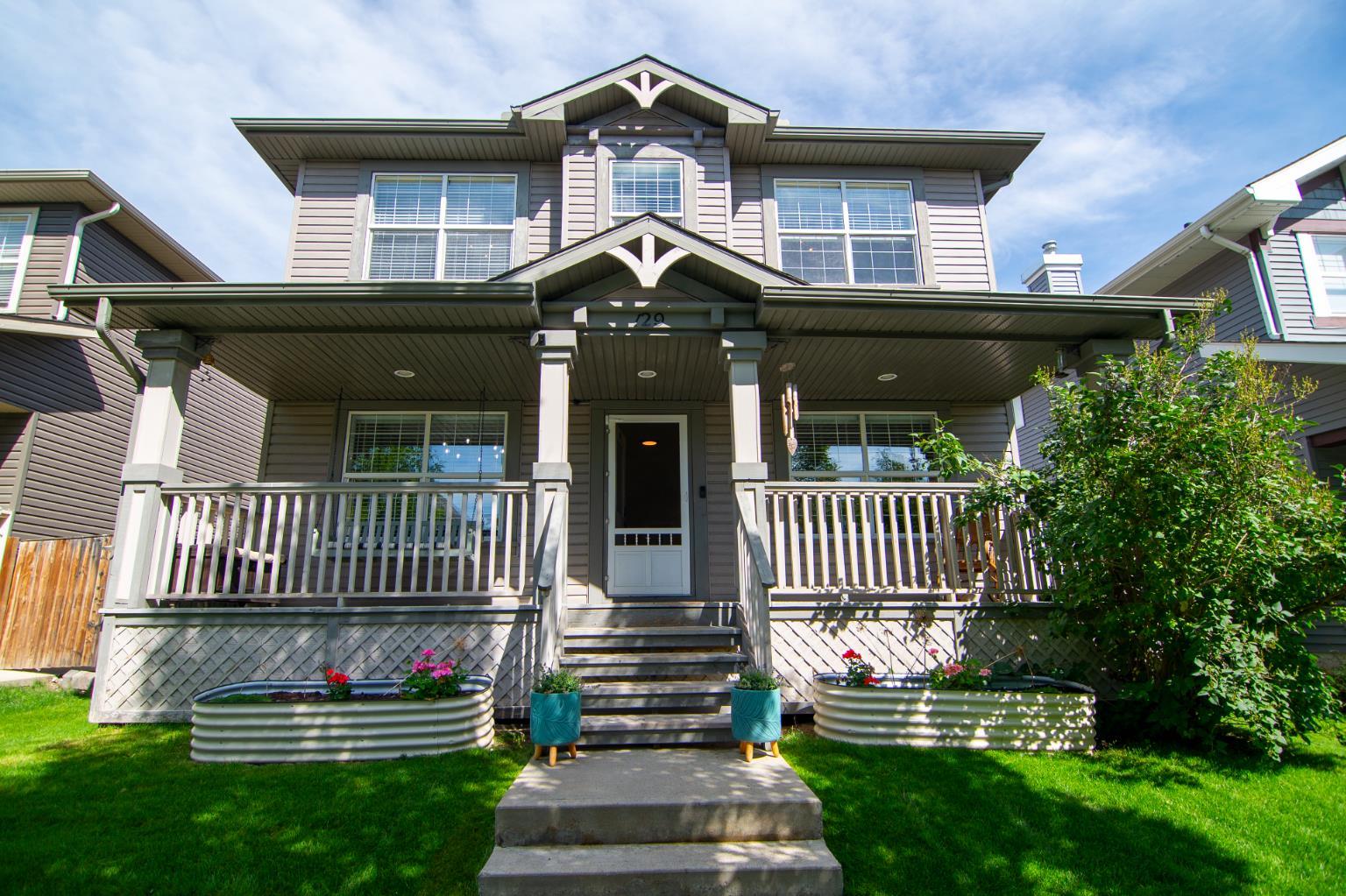 129 Prestwick Estate Way SE, T2Z 3Z2