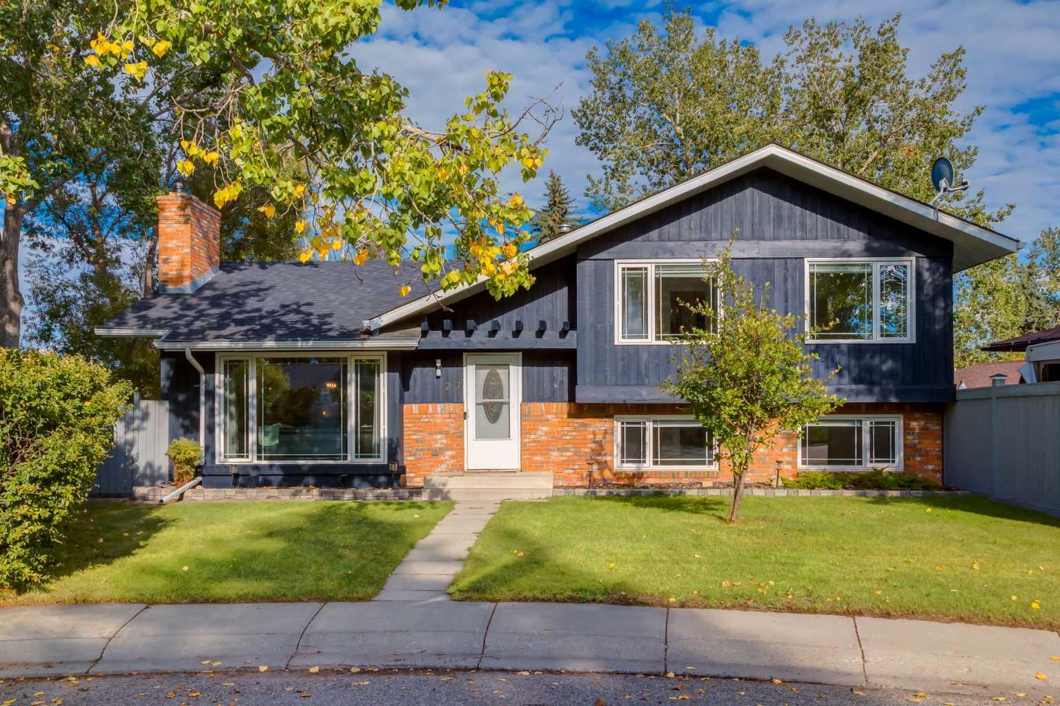 27 Midlake Place SE, T2X 1J2