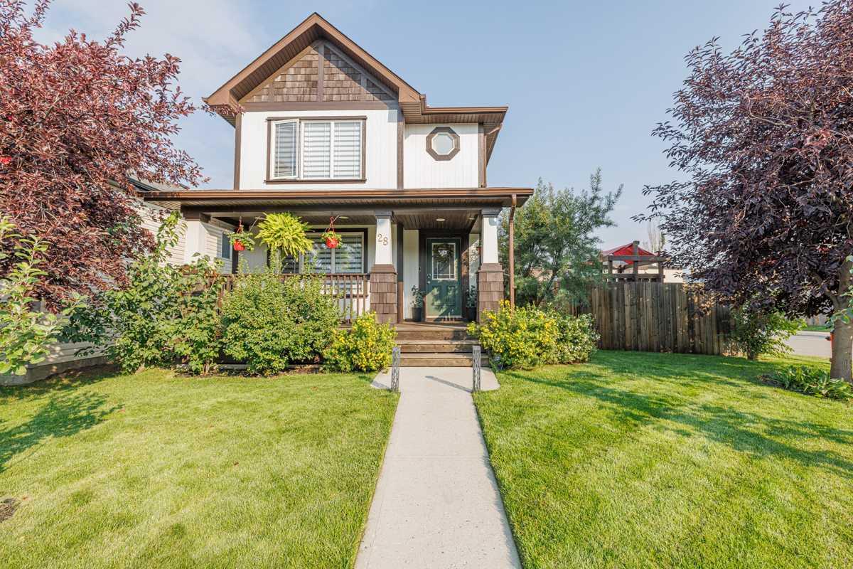 28 Copperfield Heath SE, T2Z 4V2