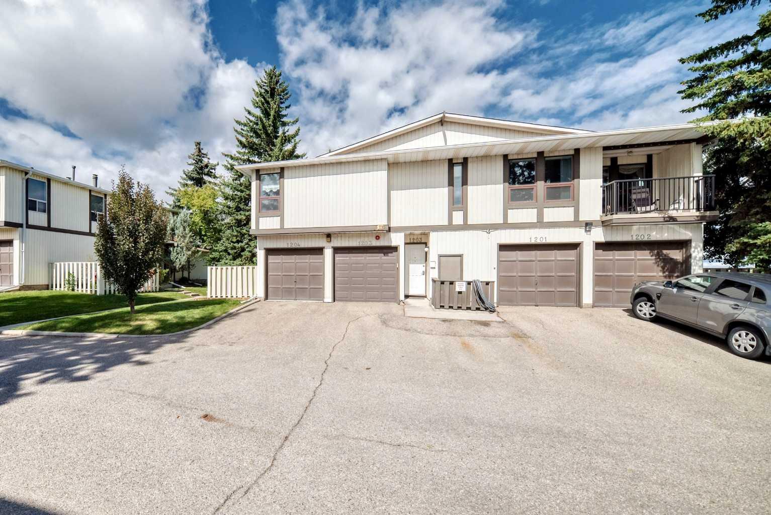 1204, 544 Blackthorn Road NE, T2K 3X4