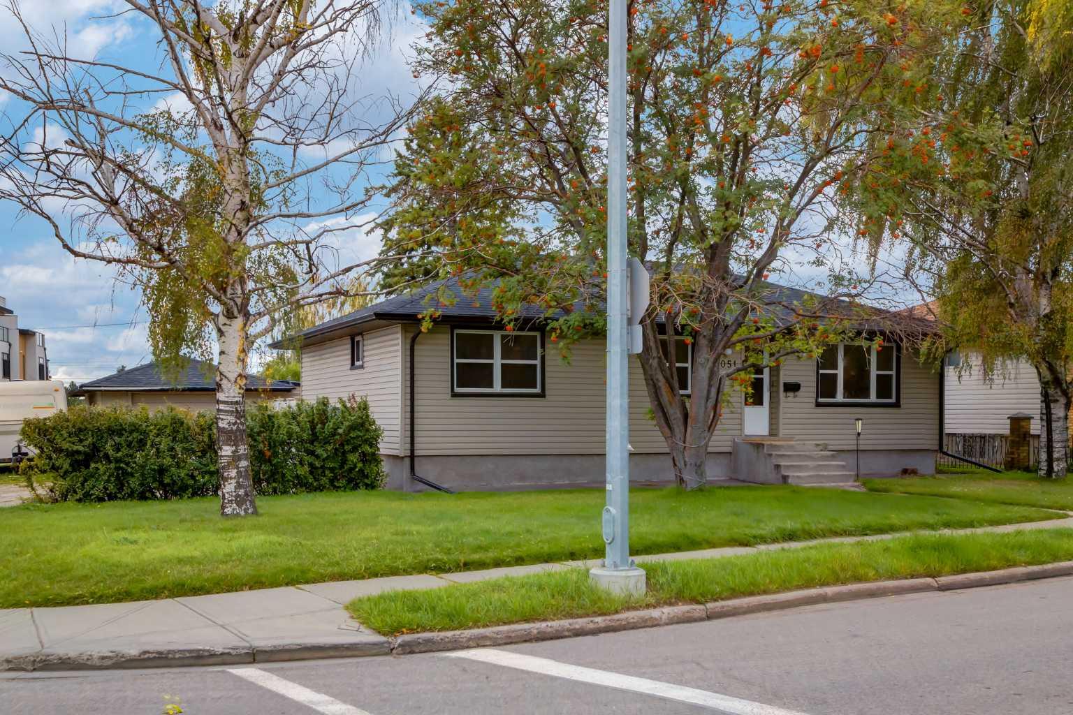 1051 8 Avenue NE, T2E1X3