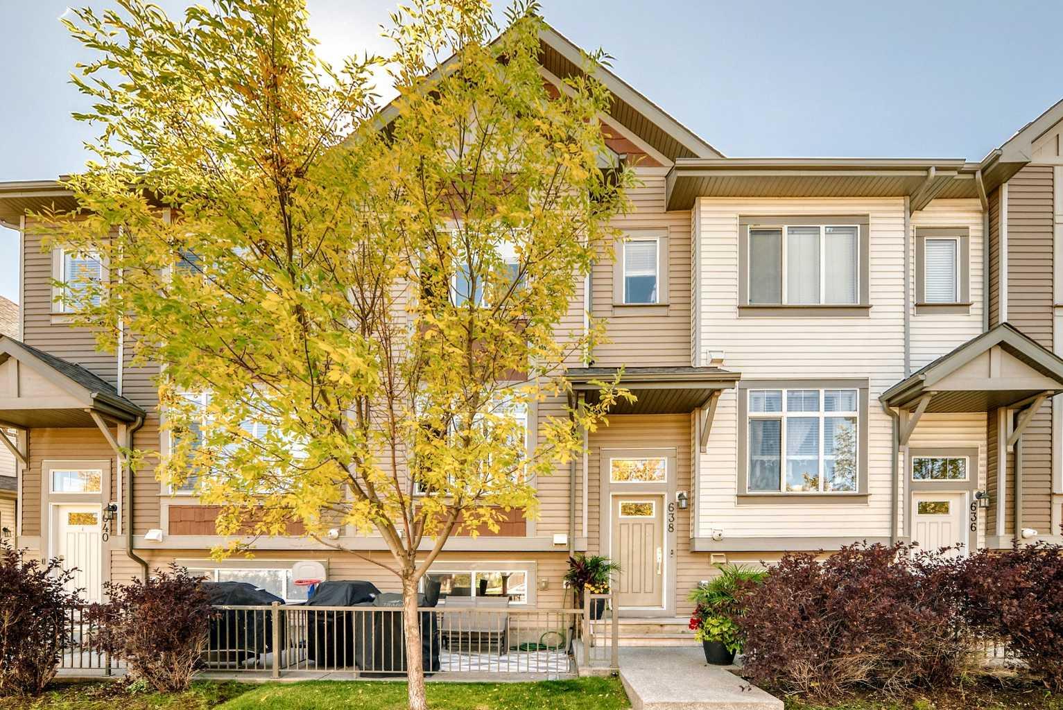 638 Copperpond Boulevard SE, T2Z 5B9