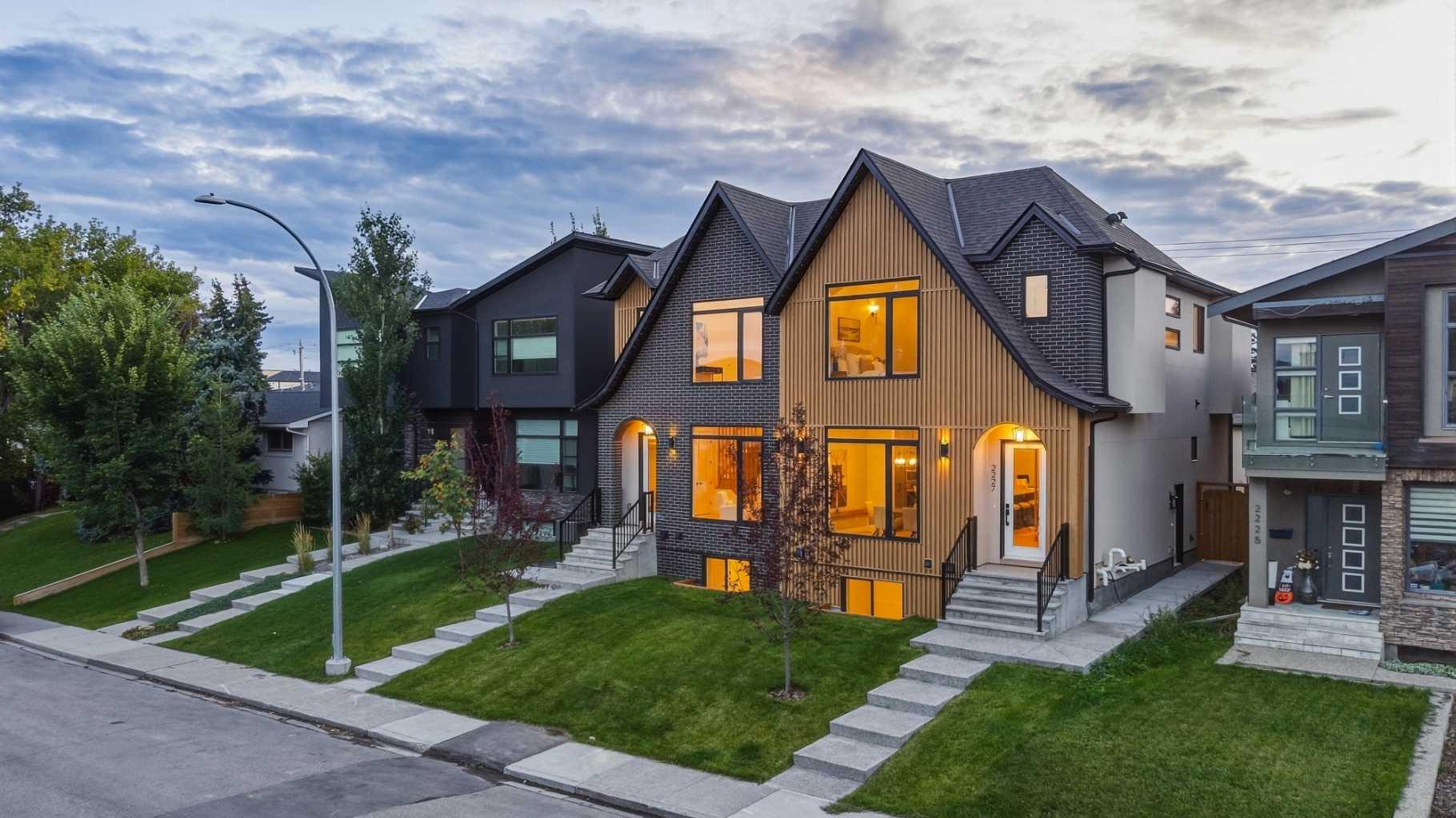 2227 36 Street SW, T3E 2Z3