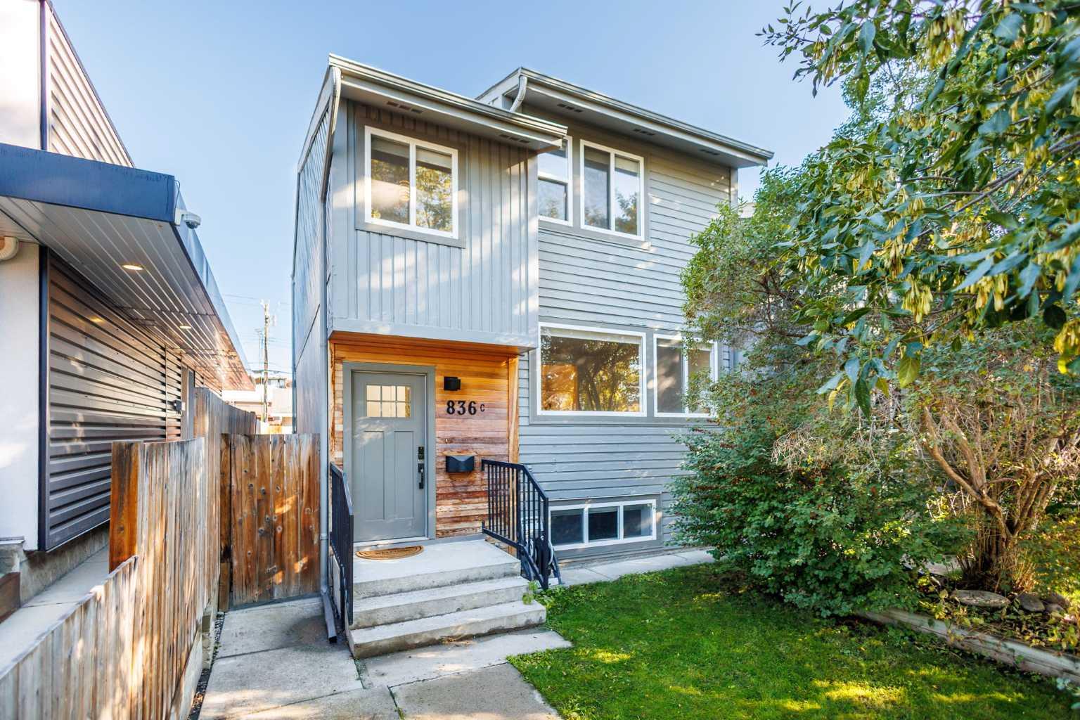 836C 68 Avenue SW, T2V 0N4