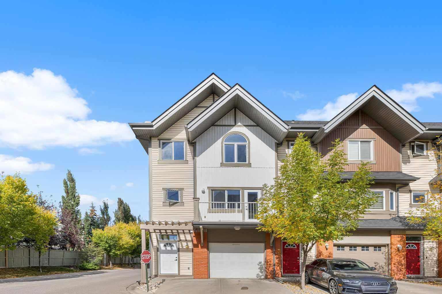 1010 Wentworth Villas SW, T2E 1Y6