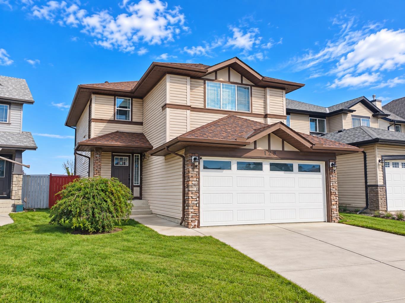 128 WESTON Manor SW, T3H 5N8