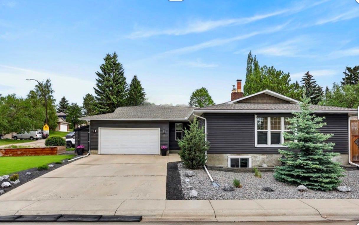 104 Silver Springs Green NW, T3B 3Y9
