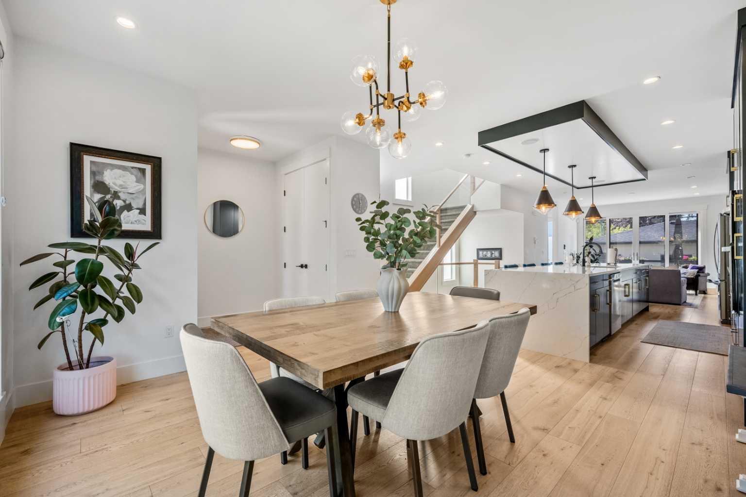 2213 25 Avenue NW, T2M2C2
