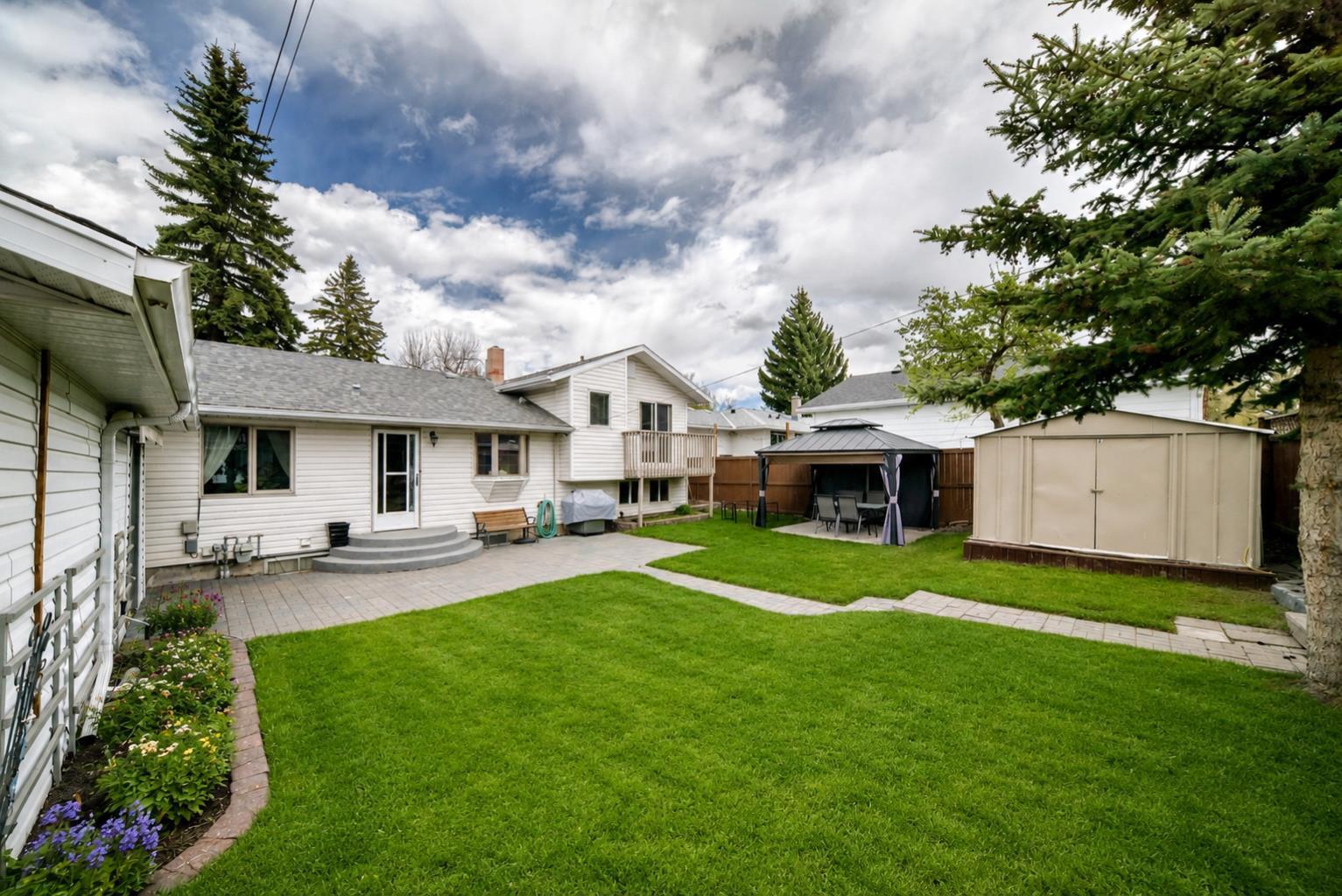 4039 5 Avenue SW, T3C0C2