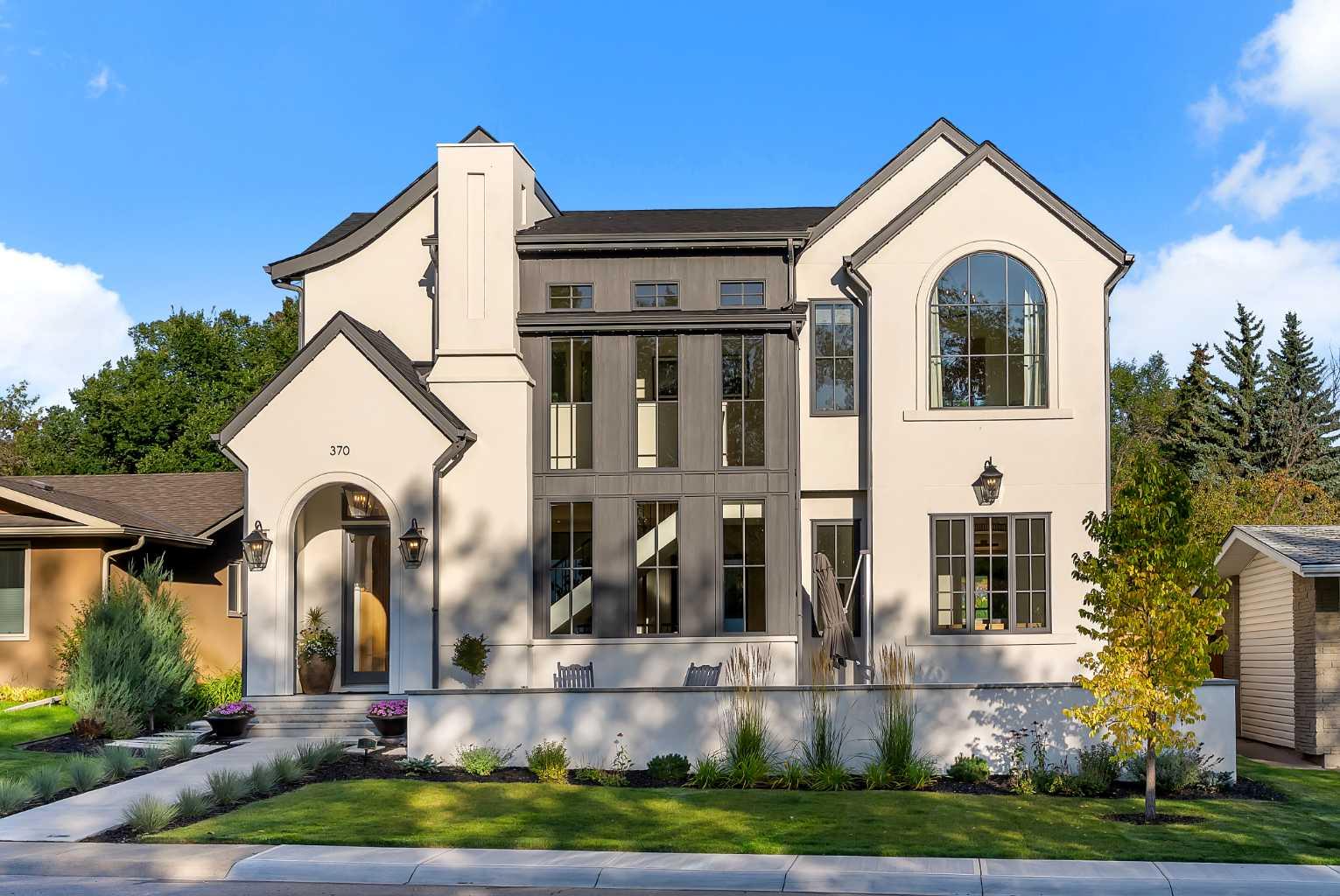 370 Capri Crescent NW, T2L 1B2