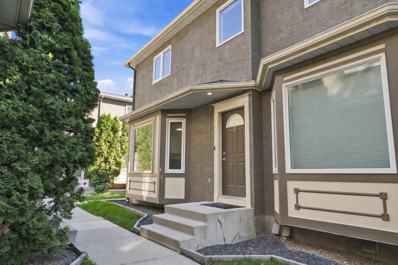 2, 2132 35 Avenue SW, T2T2E3