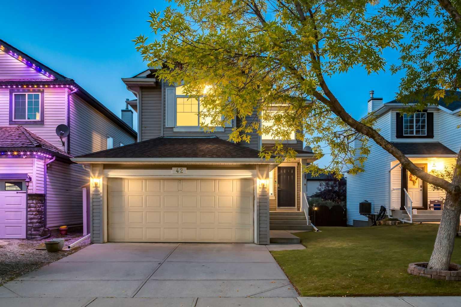 42 DOUGLAS GLEN Circle SE, T2Z 3T3
