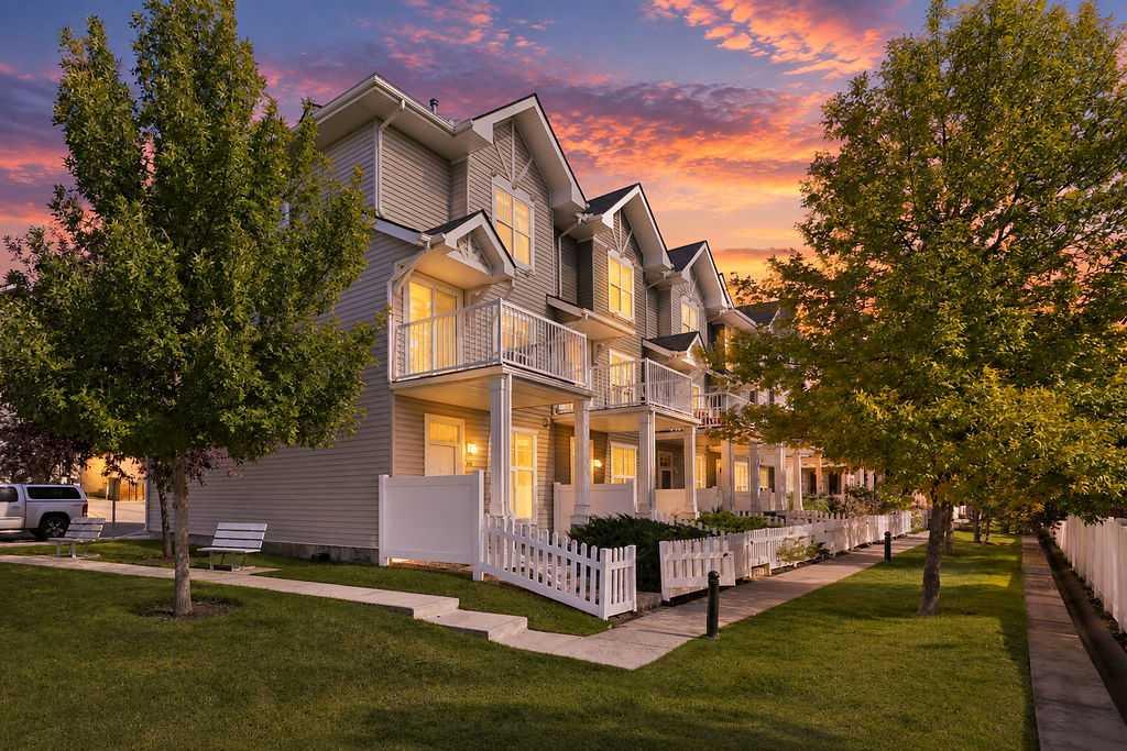 75 Toscana Gardens NW, T3L 3C2