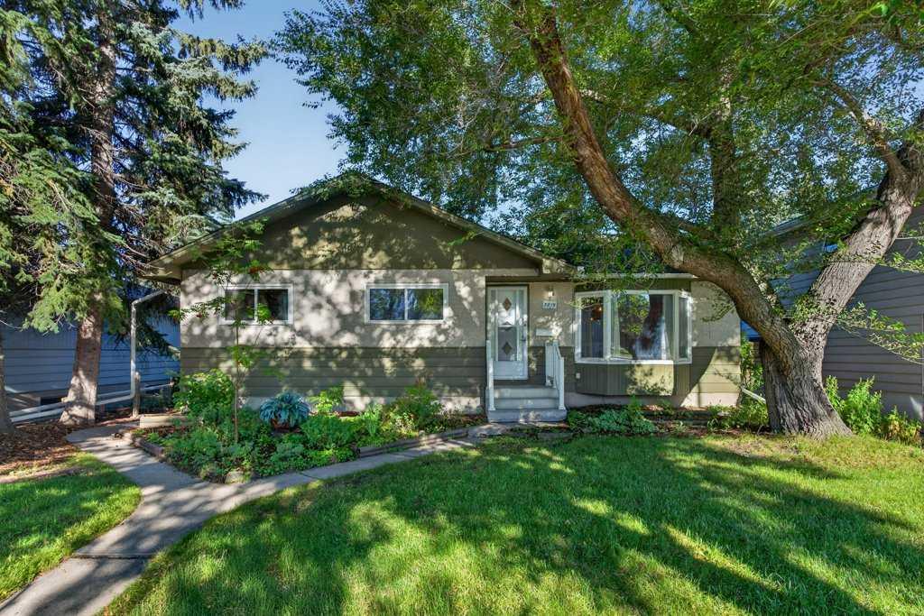3819 Charleswood Drive NW, T3A 0T5