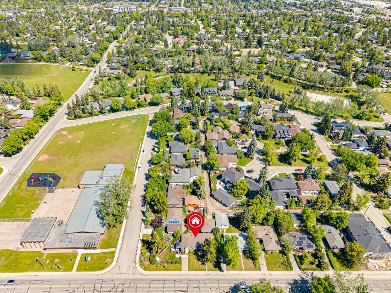 4528 26 Avenue SW, T3E 0P9