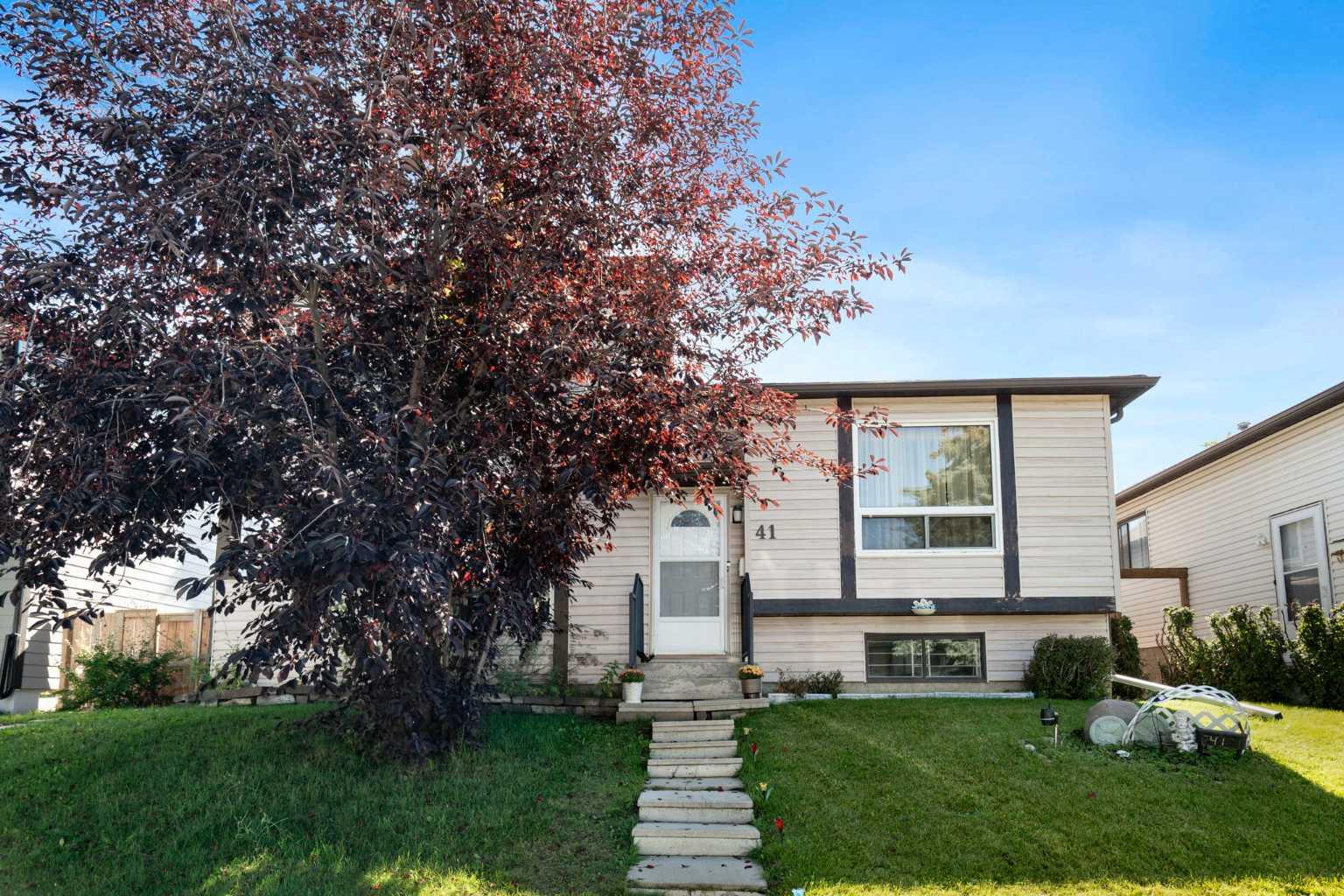 41 Cedardale Road SW, T2W 5A7